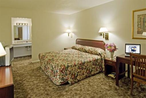 фото отеля Americas Best Value Inn-Greeley Evans