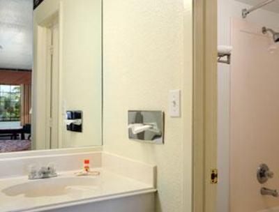 фото отеля Super 8 Bastrop