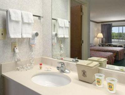 фото отеля Super 8 Motel Byron