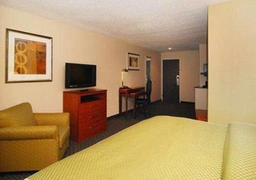 фото отеля Comfort Suites Pratt