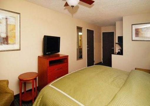 фото отеля Comfort Suites Pratt