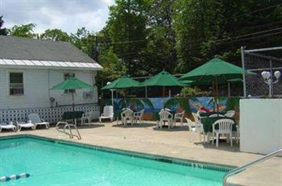 фото отеля Weirs Beach Motel and Cottages