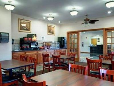фото отеля Super 8 Motel West Salina