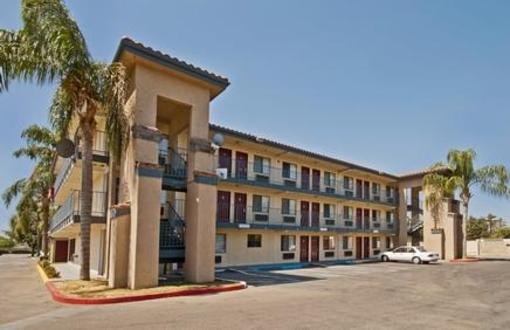 фото отеля Red Roof Inn Tulare
