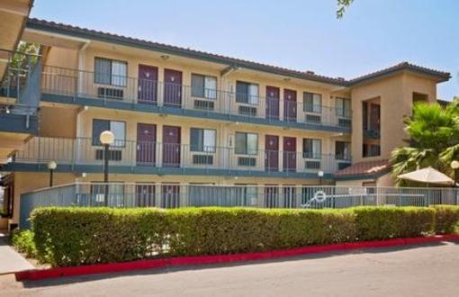 фото отеля Red Roof Inn Tulare