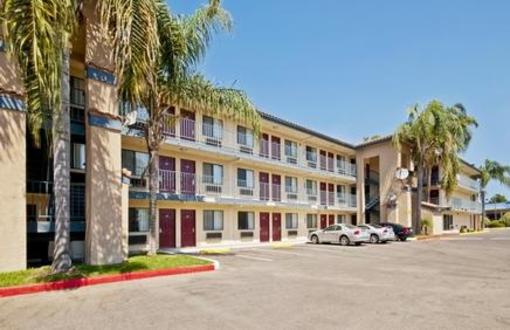 фото отеля Red Roof Inn Tulare
