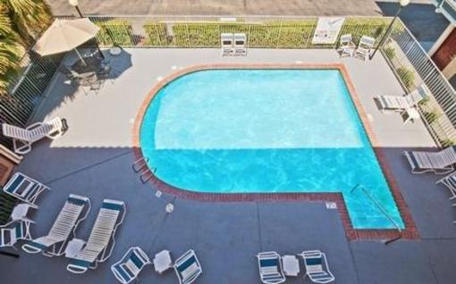 фото отеля Red Roof Inn Tulare