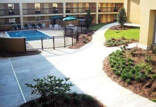 фото отеля Quality Inn & Suites Statesboro