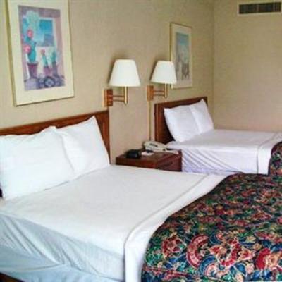 фото отеля Ridge Crest Plaza Inn & Suites
