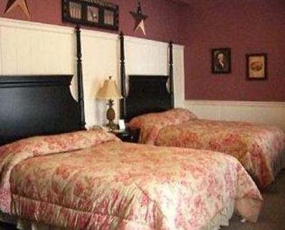 фото отеля The Colonial Inn At Historic Smithville