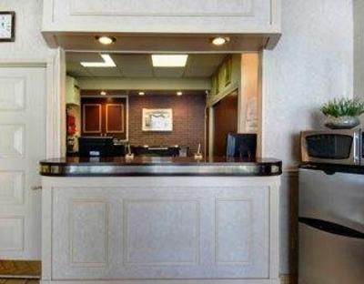 фото отеля Travelodge Inn & Suites Latham Circle