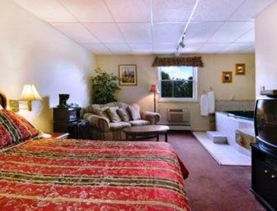 фото отеля Travelodge Inn & Suites Latham Circle