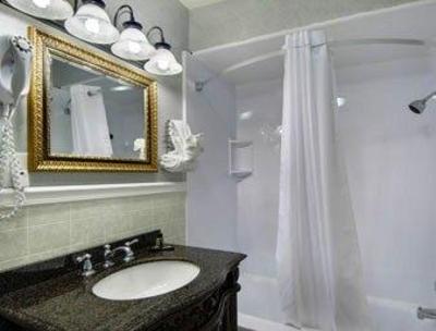 фото отеля Travelodge Inn & Suites Latham Circle