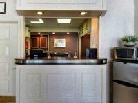 Travelodge Inn & Suites Latham Circle