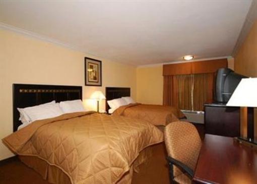 фото отеля Comfort Inn & Suites Bell Gardens