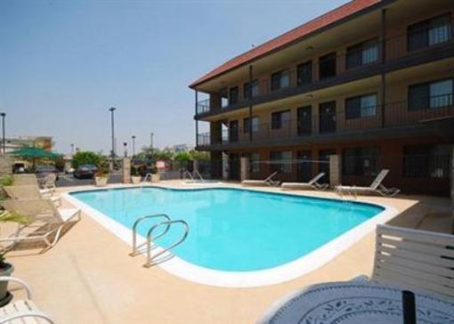 фото отеля Comfort Inn & Suites Bell Gardens