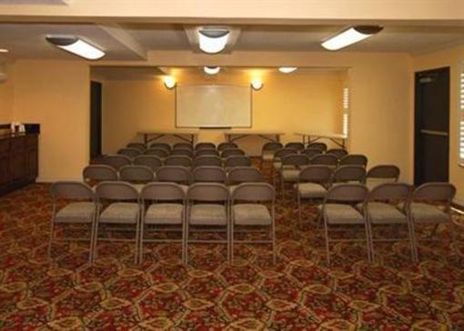 фото отеля Comfort Inn & Suites Bell Gardens