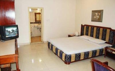 фото отеля Hotel Samrat International Mount Abu