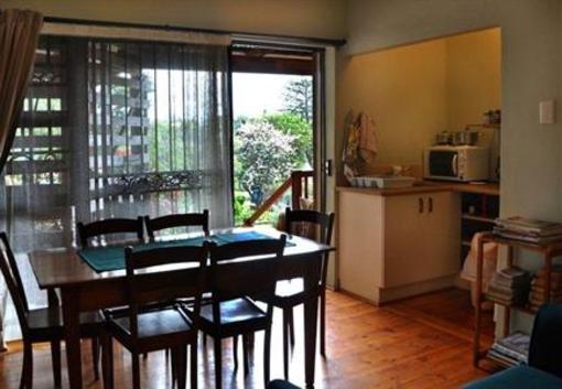 фото отеля Dempsey's Guest House