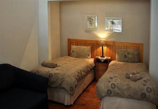 фото отеля Dempsey's Guest House