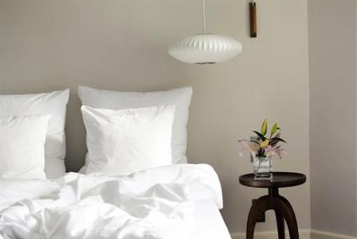 фото отеля Between Us Bed and Breakfast
