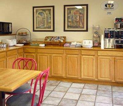 фото отеля East Syracuse Super 8 Motel