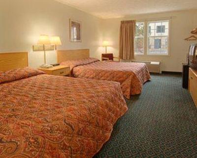 фото отеля East Syracuse Super 8 Motel
