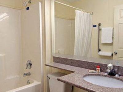 фото отеля East Syracuse Super 8 Motel