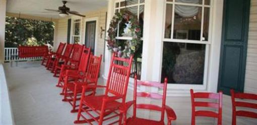 фото отеля Red Rocker Inn