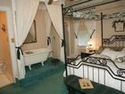 фото отеля Red Rocker Inn