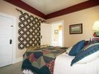 фото отеля Red Rocker Inn