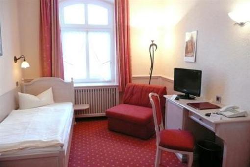 фото отеля Hotel Dünenschloss Zinnowitz