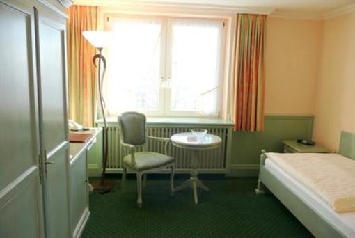 фото отеля Hotel Dünenschloss Zinnowitz