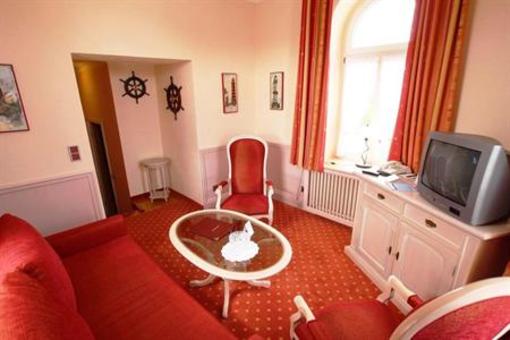 фото отеля Hotel Dünenschloss Zinnowitz