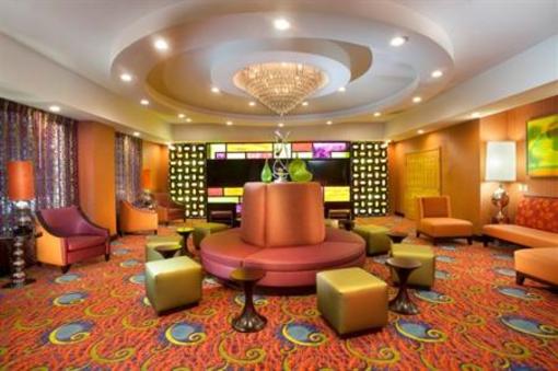 фото отеля Royal St Charles Hotel