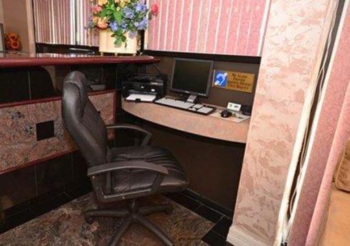 фото отеля Quality Inn & Suites West - Energy Corridor