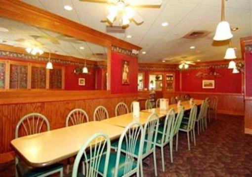 фото отеля Econo Lodge Savannah South