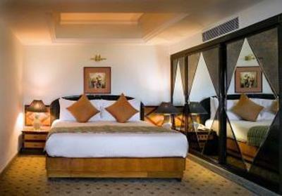 фото отеля The Suryaa New Delhi