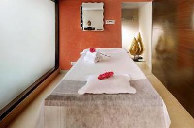 фото отеля The Suryaa New Delhi