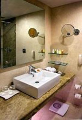 фото отеля The Suryaa New Delhi