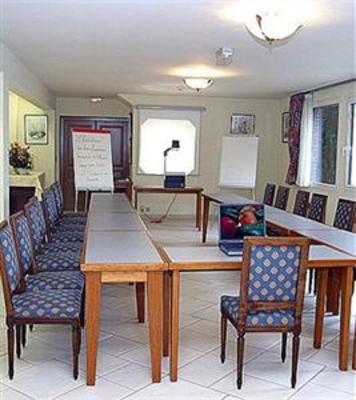 фото отеля Hostellerie Des 3 Mousquetaires Aire-sur-la-Lys