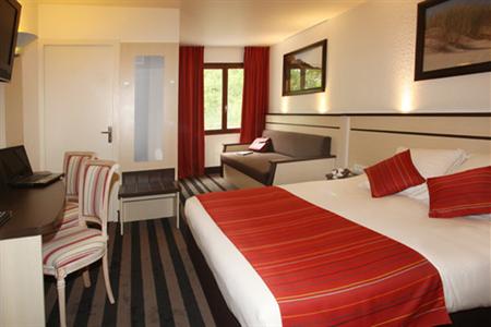 фото отеля Best Western Le Bois De La Marche Hotel Liguge