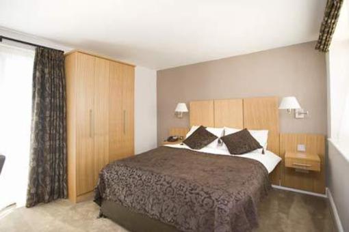 фото отеля Fox Country Hotel High Wycombe