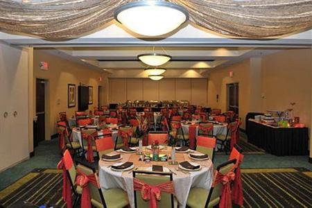 фото отеля Holiday Inn St. Louis Fairview Heights