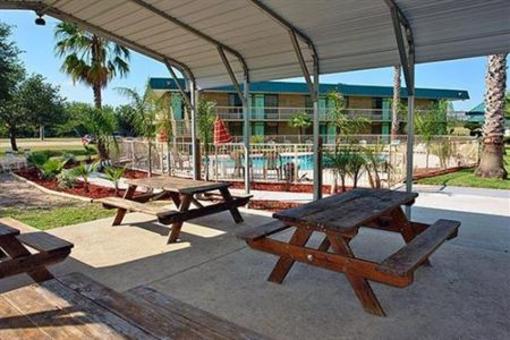 фото отеля Motel 6 Beeville