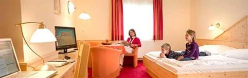 фото отеля Panoramahotel Gasthof Schonberger Nussdorf am Attersee
