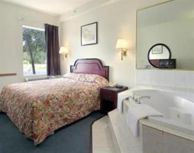 фото отеля Super 8 Motel Mulberry