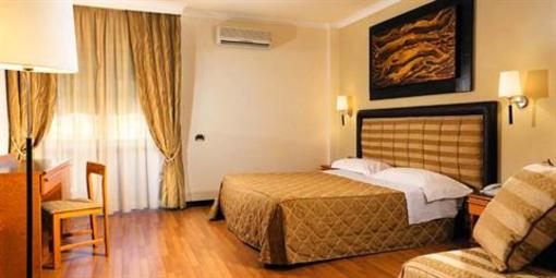 фото отеля Hotel Ares Latina