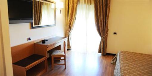 фото отеля Hotel Ares Latina