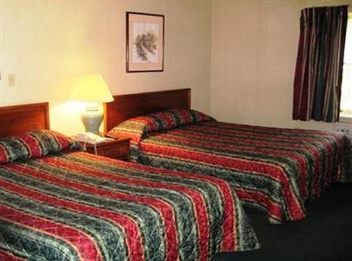 фото отеля Red Carpet Inn Endicott